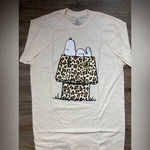 Snoopy Leopard Dog House T-shirt Small